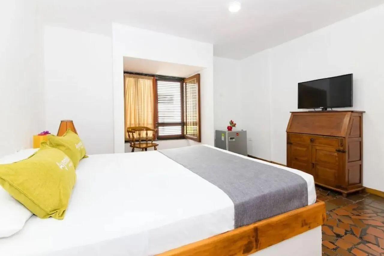 ***  Hotel Neuchabel Cali Colombia